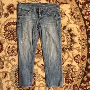 AE jean distressed capri.